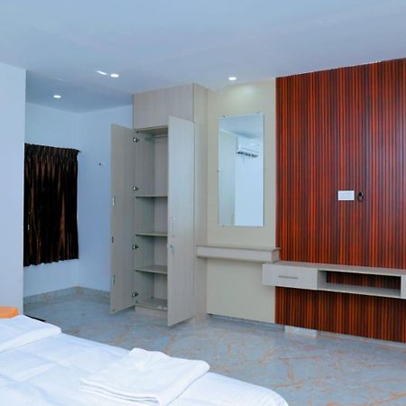 Grand Sangeetham Inn Тиручендур Экстерьер фото